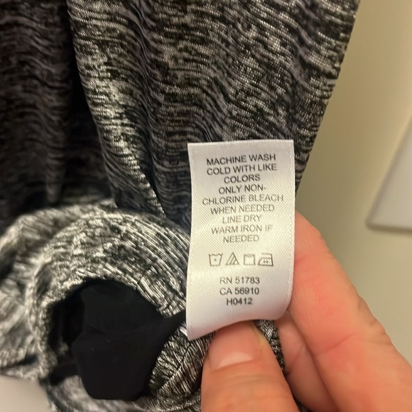 Maurices Black and Gray Women's Blouse size XL - Picture 4 of 9